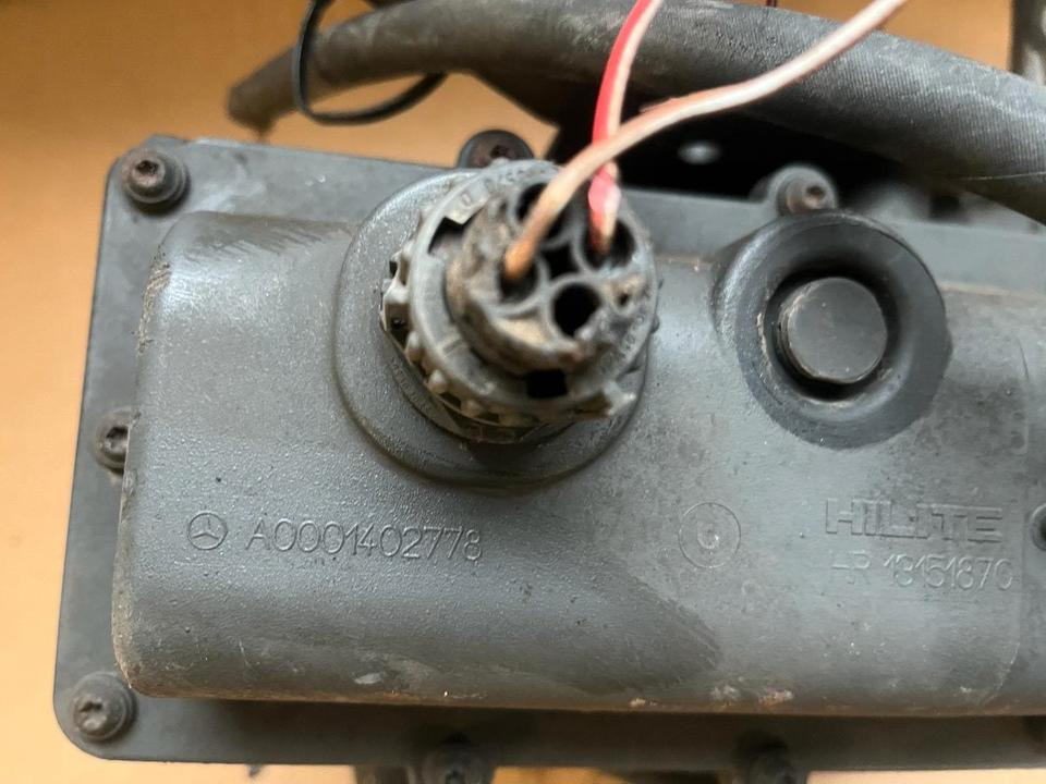 Mercedes-Benz Actros Atego EU4 EU5 AdBlue Pumpe A0001402778 - Fuel pump for Truck: picture 2 Mercedes-Benz Actros Atego EU4 EU5 AdBlue Pumpe A0001402778 - Fuel pump for Truck: picture 2