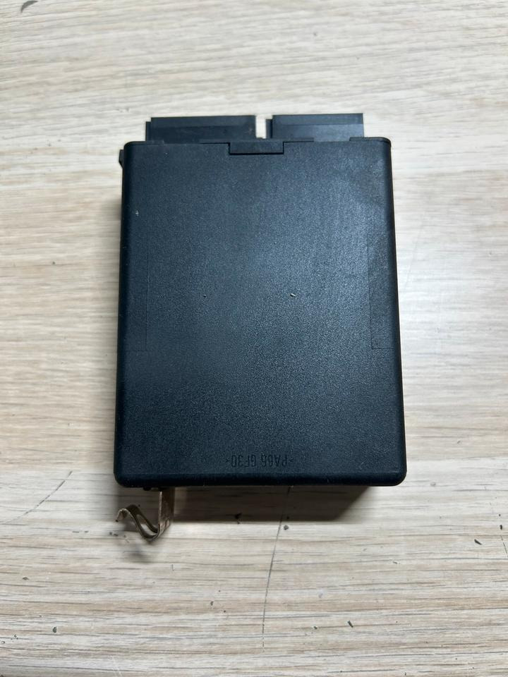 Mercedes-Benz Funkfernbedienung VDO Steuergerät 24V A0004460018 - ECU: picture 4 Mercedes-Benz Funkfernbedienung VDO Steuergerät 24V A0004460018 - ECU: picture 4