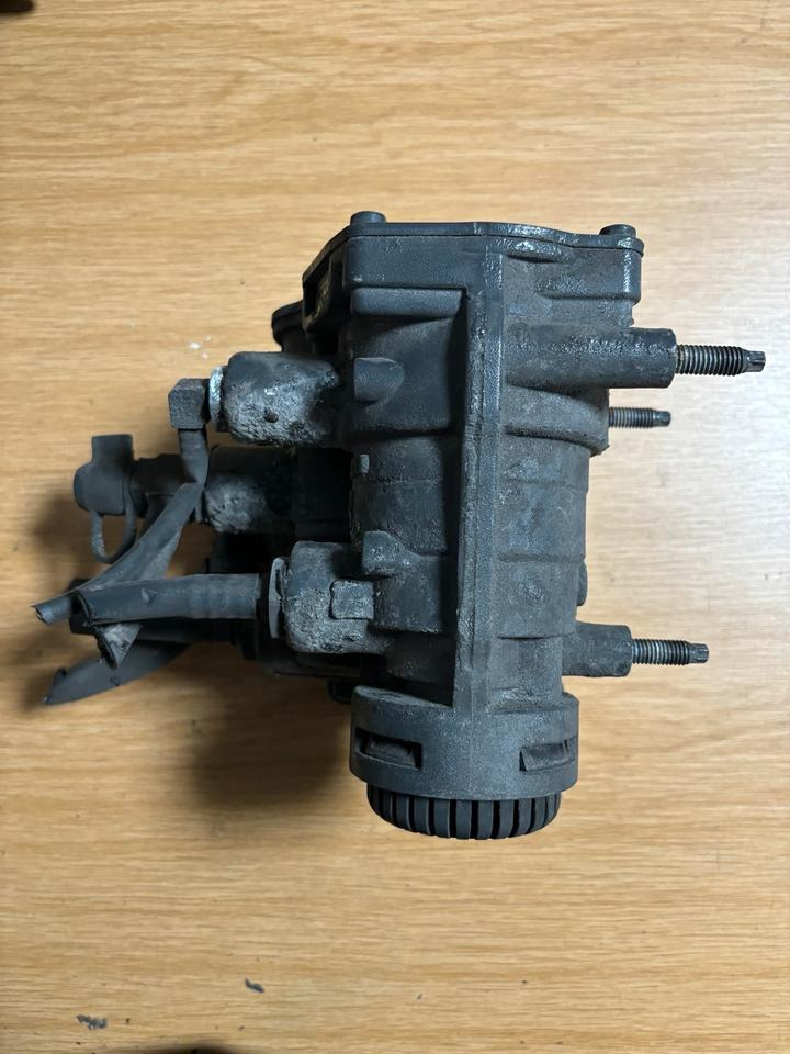 Mercedes Benz WABCO Magnetventil A0013271425 - Brake valve for Truck: picture 3 Mercedes Benz WABCO Magnetventil A0013271425 - Brake valve for Truck: picture 3