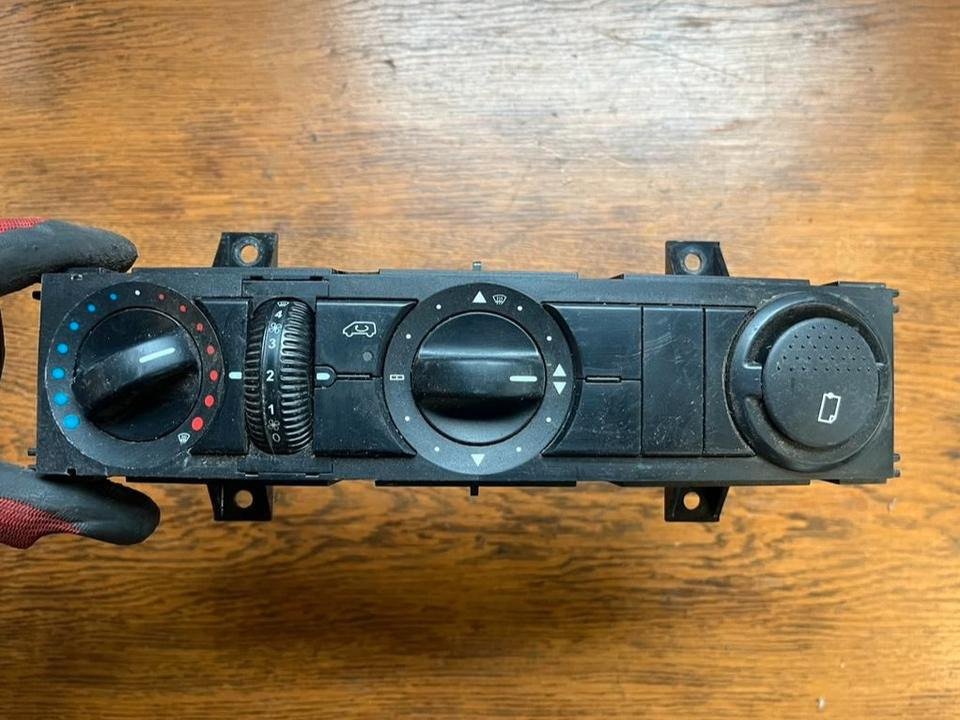 Mercedes Sprinter Klimabedienteil Klima Heizung A9068300185 - Heating/ Ventilation for Truck: picture 1 Mercedes Sprinter Klimabedienteil Klima Heizung A9068300185 - Heating/ Ventilation for Truck: picture 1