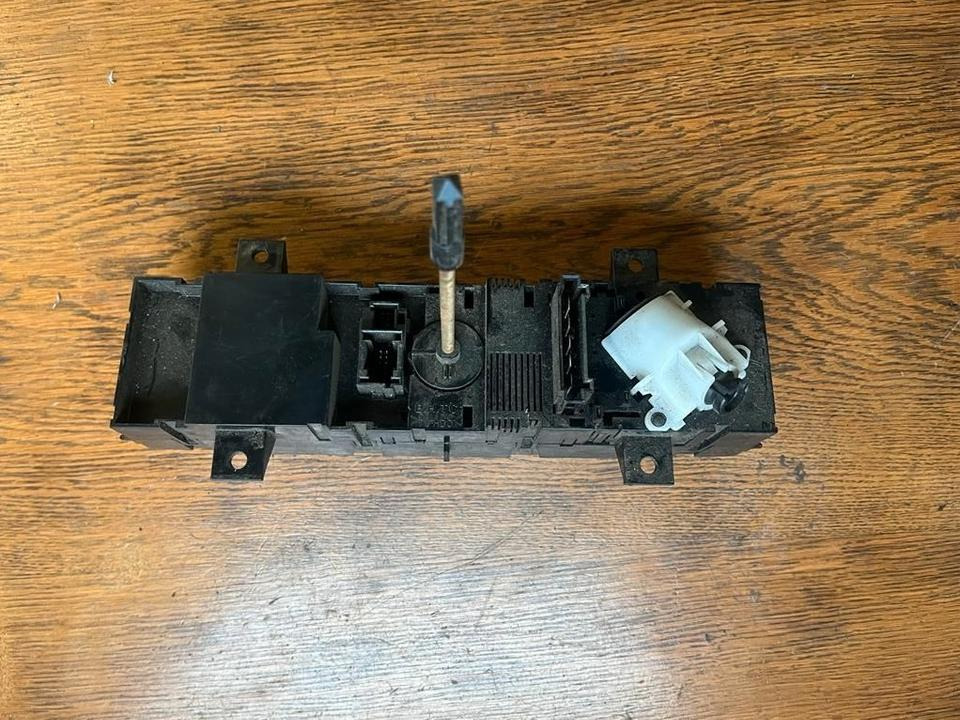 Mercedes Sprinter Klimabedienteil Klima Heizung A9068300185 - Heating/ Ventilation for Truck: picture 4 Mercedes Sprinter Klimabedienteil Klima Heizung A9068300185 - Heating/ Ventilation for Truck: picture 4