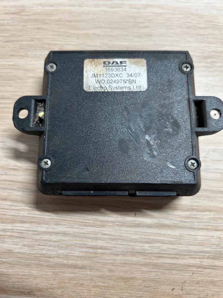 DAF XF Electric System Steuergerät JM1123DXC - Spare parts: picture 2 DAF XF Electric System Steuergerät JM1123DXC - Spare parts: picture 2