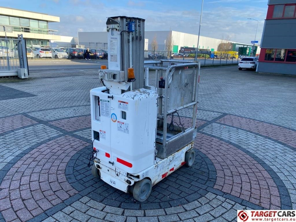 Genie GR20 RubAbout Electric Vertical Mast Lift 802cm - Vertical mast lift: picture 3 Genie GR20 RubAbout Electric Vertical Mast Lift 802cm - Vertical mast lift: picture 3
