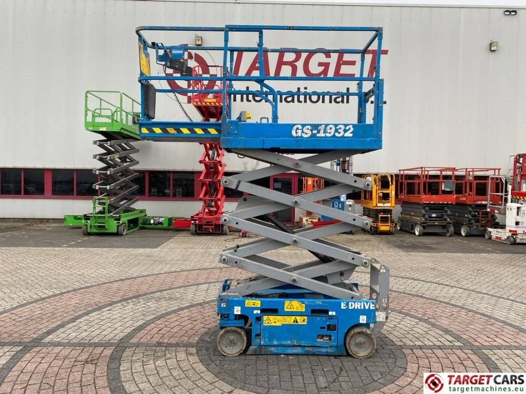 Genie GS-1932 I-Drive Electric Scissor Work Lift 779cm - Scissor lift: picture 5 Genie GS-1932 I-Drive Electric Scissor Work Lift 779cm - Scissor lift: picture 5
