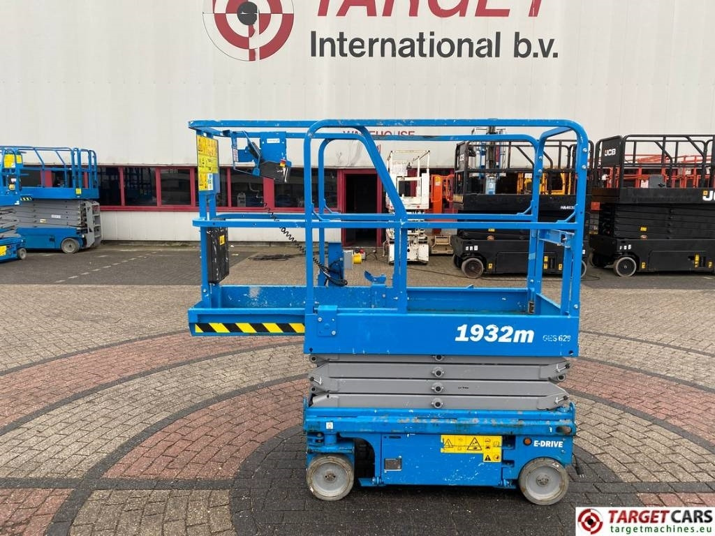 Genie GS-1932M E-Drive Electric Scissor Work Lift 775cm - Scissor lift: picture 5 Genie GS-1932M E-Drive Electric Scissor Work Lift 775cm - Scissor lift: picture 5