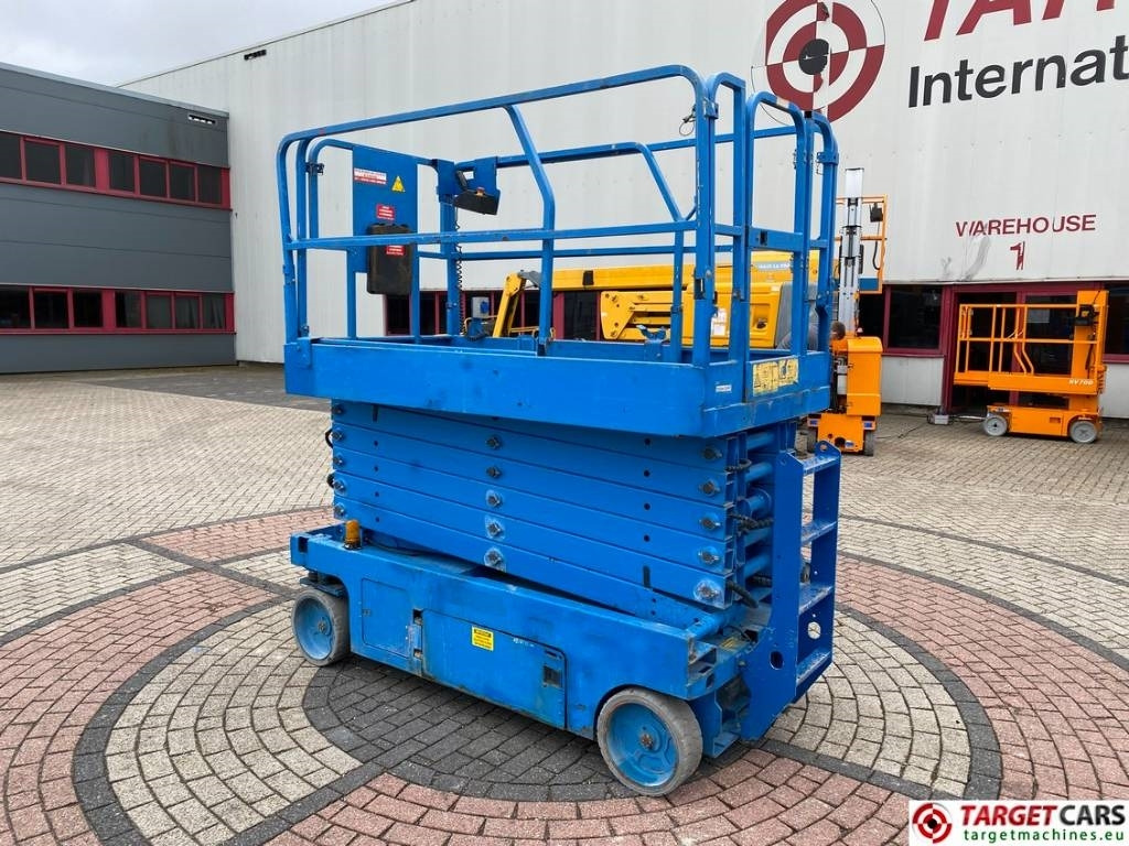 Genie GS-4047 Electric Scissor Work Lift 1389cm  - Scissor lift: picture 4 Genie GS-4047 Electric Scissor Work Lift 1389cm  - Scissor lift: picture 4