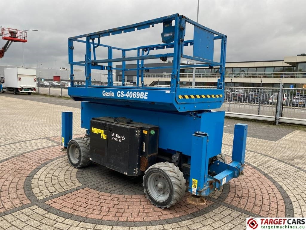 Genie GS-4069BE HyBrid Scissor Work Lift 1412cm - Scissor lift: picture 2 Genie GS-4069BE HyBrid Scissor Work Lift 1412cm - Scissor lift: picture 2