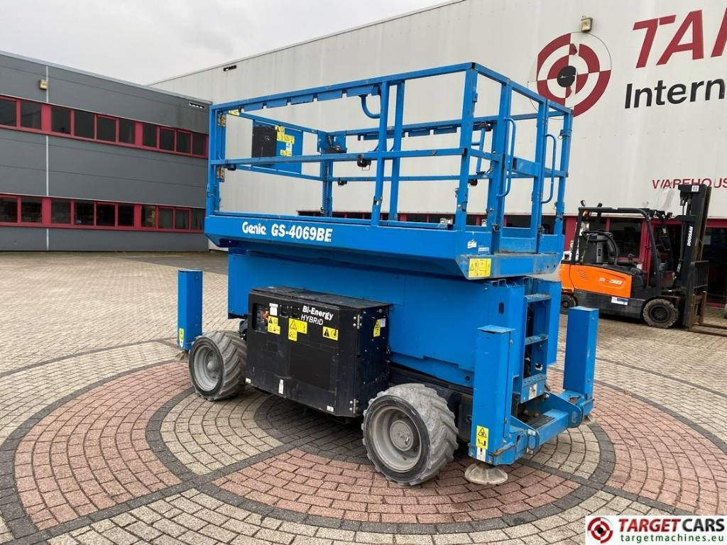 Genie GS-4069BE HyBrid Scissor Work Lift 1412cm - Scissor lift: picture 4 Genie GS-4069BE HyBrid Scissor Work Lift 1412cm - Scissor lift: picture 4