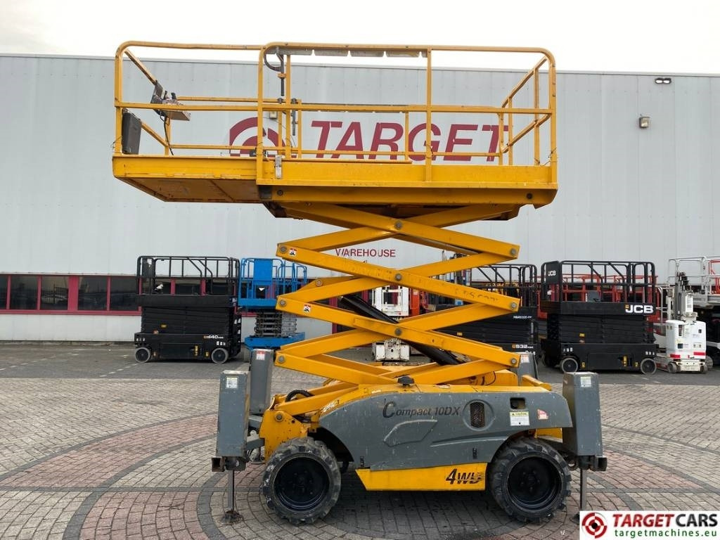 Haulotte Compact 10DX Diesel 4x4 Scissor Work Lift 1015cm - Scissor lift: picture 5 Haulotte Compact 10DX Diesel 4x4 Scissor Work Lift 1015cm - Scissor lift: picture 5