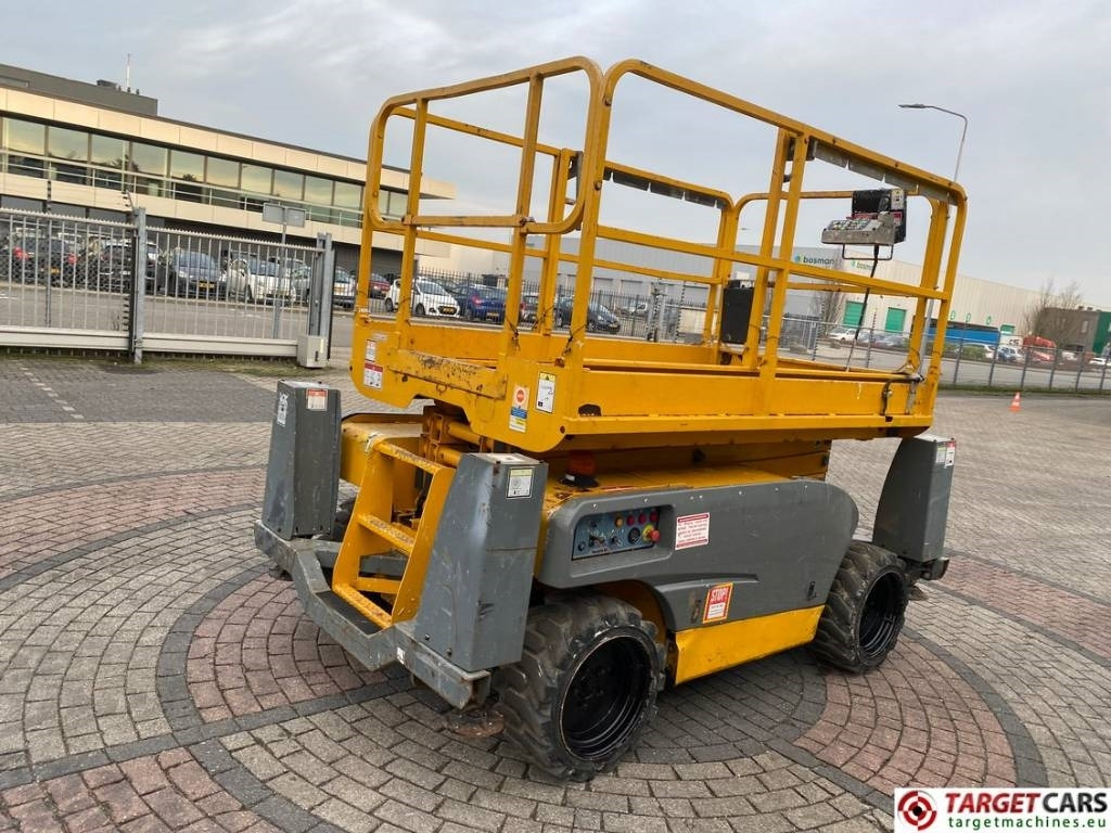 Haulotte Compact 10DX Diesel 4x4 Scissor Work Lift 1015cm - Scissor lift: picture 3 Haulotte Compact 10DX Diesel 4x4 Scissor Work Lift 1015cm - Scissor lift: picture 3