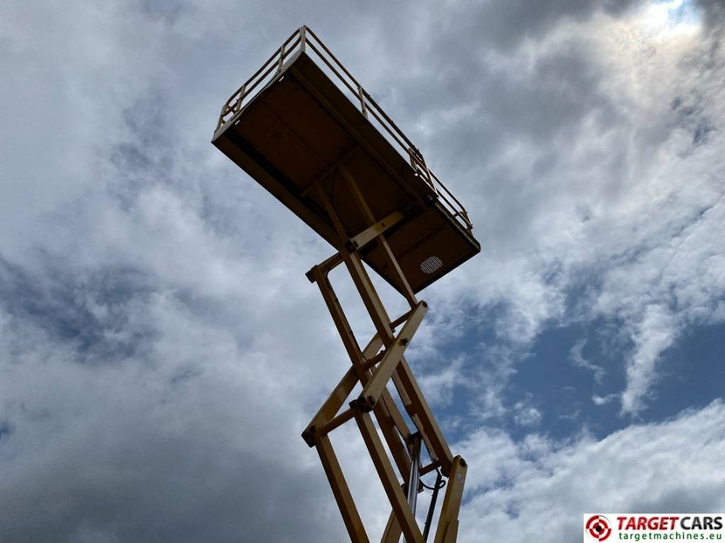 Scissor lift Haulotte Compact 10DX Diesel 4x4 Scissor Work Lift 1015cm: picture 28