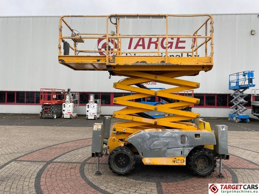 Haulotte Compact 12DX Diesel 4x4 Scissor Work Lift 1206cm - Scissor lift: picture 5 Haulotte Compact 12DX Diesel 4x4 Scissor Work Lift 1206cm - Scissor lift: picture 5