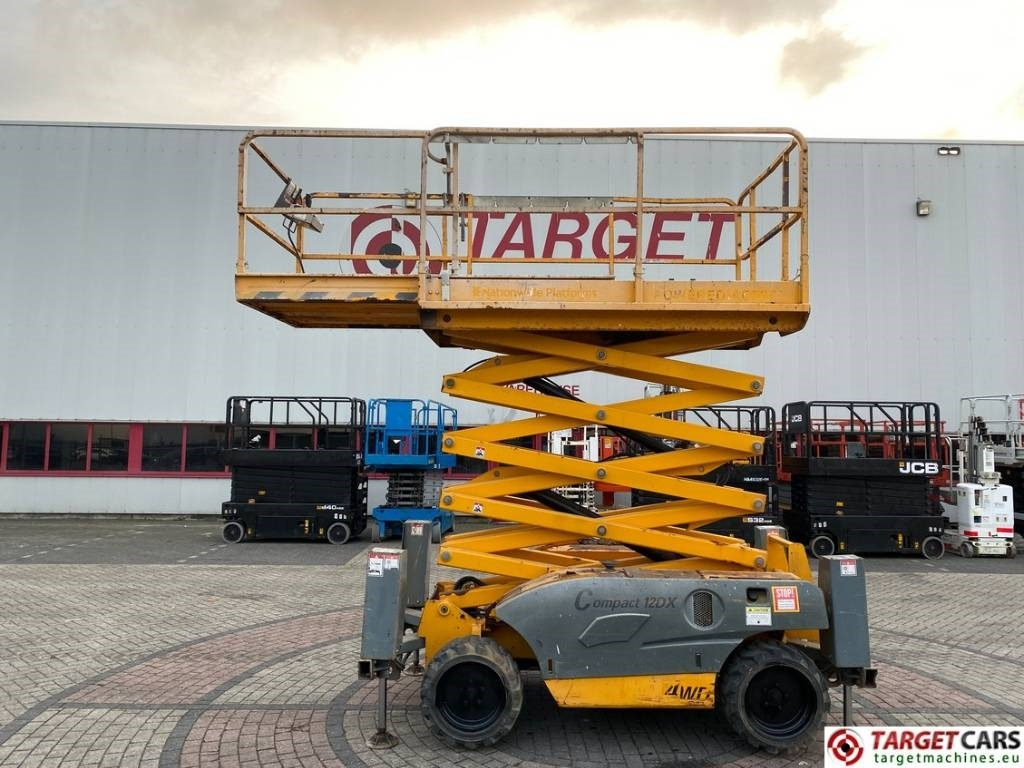 Haulotte Compact 12DX Diesel 4x4 Scissor Work Lift 1206cm - Scissor lift: picture 5 Haulotte Compact 12DX Diesel 4x4 Scissor Work Lift 1206cm - Scissor lift: picture 5