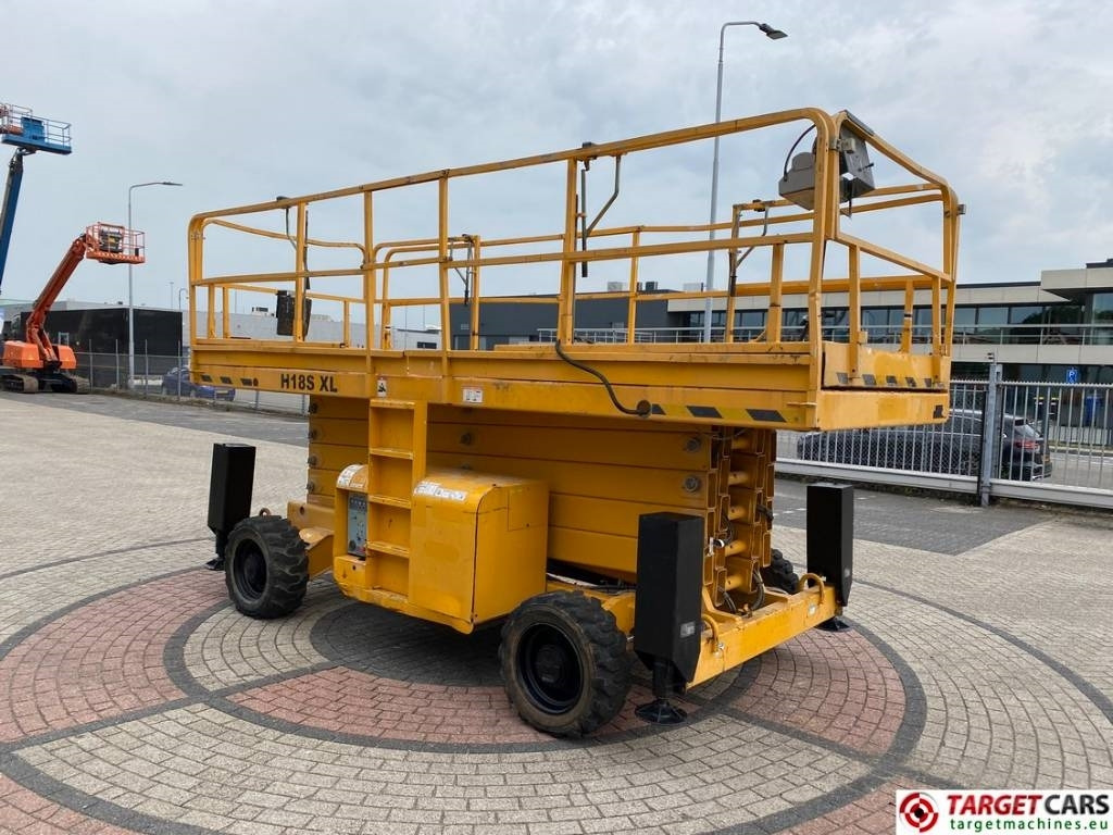 Haulotte H18SXL Diesel 4x4 Scissor Work Lift 1800cm - Scissor lift: picture 2 Haulotte H18SXL Diesel 4x4 Scissor Work Lift 1800cm - Scissor lift: picture 2