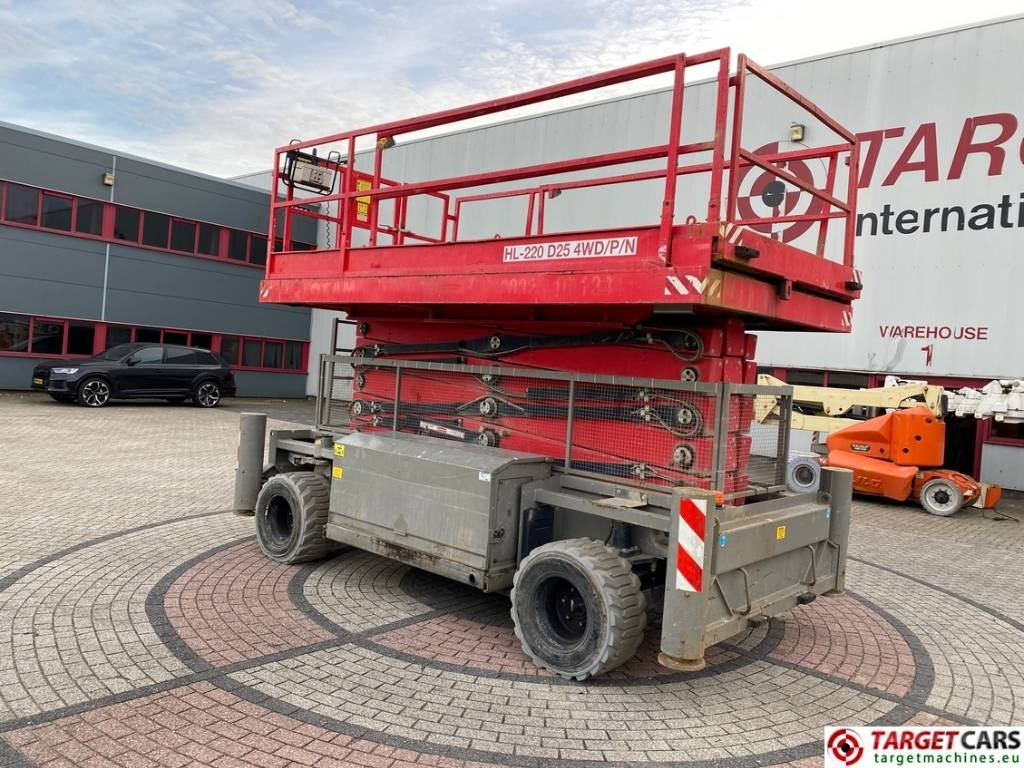 Holland Lift HL220D25-4WD Diesel 4x4 HL220 Scissor Lift 2170cm - Scissor lift: picture 4 Holland Lift HL220D25-4WD Diesel 4x4 HL220 Scissor Lift 2170cm - Scissor lift: picture 4