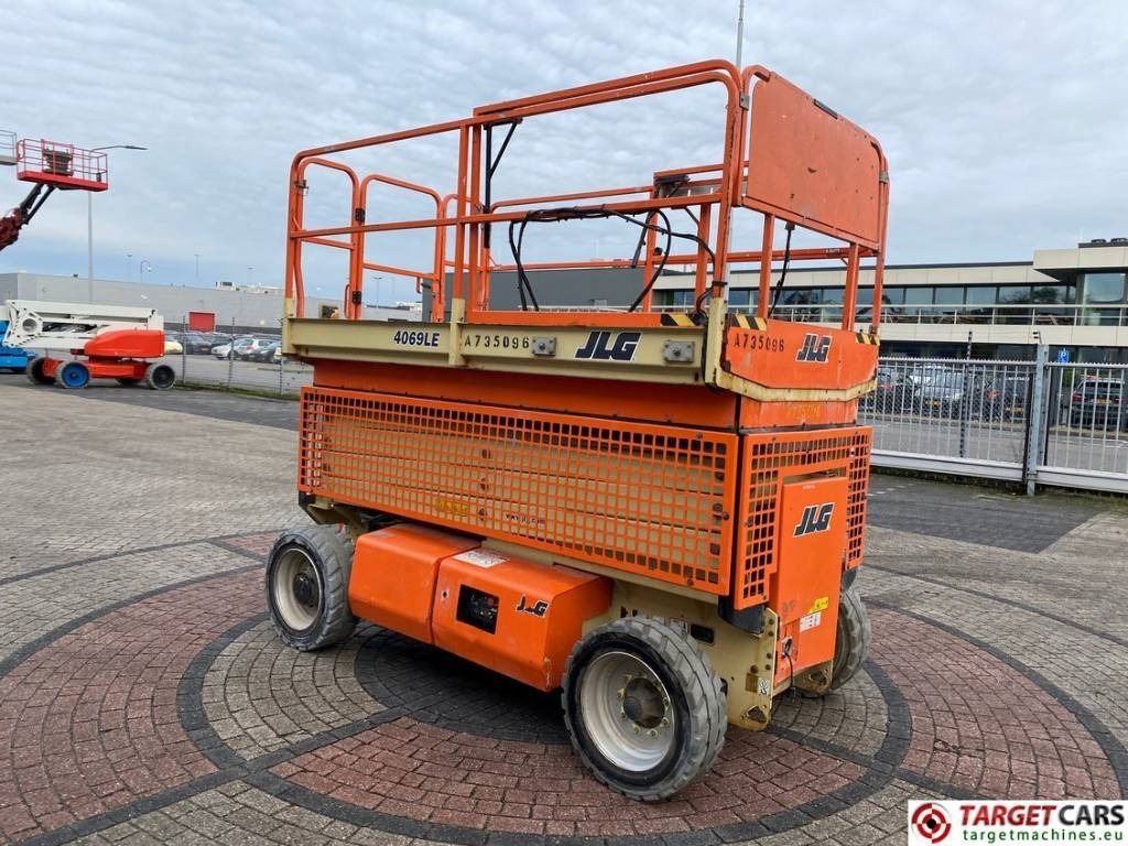 JLG 4069LE Electric Scissor Work Lift 1419cm - Scissor lift: picture 2 JLG 4069LE Electric Scissor Work Lift 1419cm - Scissor lift: picture 2