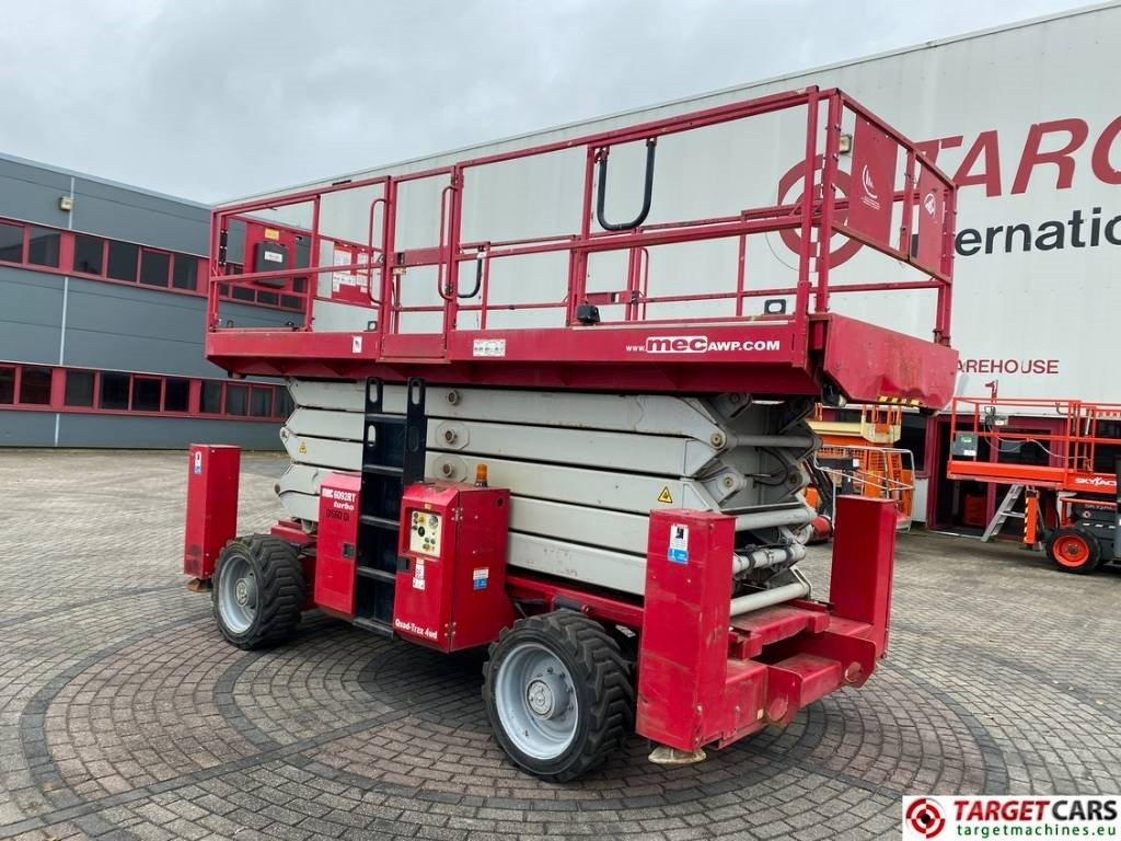 MEC 6092RT Diesel 4x4 Scissor Work LIft 2020cm - Scissor lift: picture 4 MEC 6092RT Diesel 4x4 Scissor Work LIft 2020cm - Scissor lift: picture 4