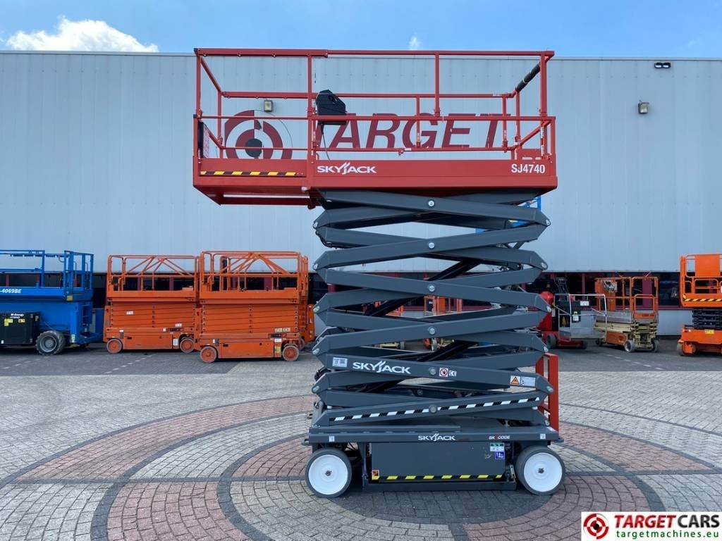 SkyJack SJ4740 Electric 4740 Scissor Work Lift 1380cm - Scissor lift: picture 5 SkyJack SJ4740 Electric 4740 Scissor Work Lift 1380cm - Scissor lift: picture 5