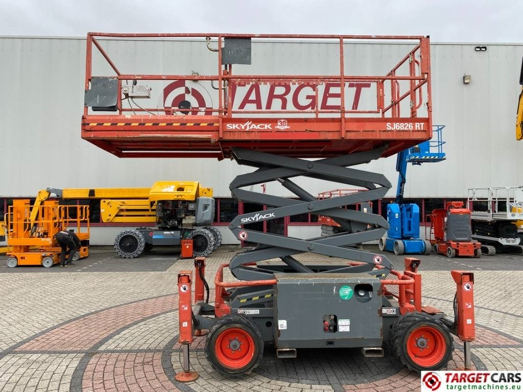SkyJack SJ6826 RT Diesel 4x4 Scissor Work Lift 992cm - Scissor lift: picture 5 SkyJack SJ6826 RT Diesel 4x4 Scissor Work Lift 992cm - Scissor lift: picture 5