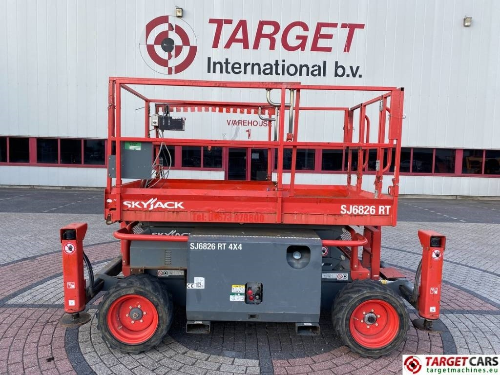 Scissor lift SkyJack SJ6826RT Diesel 4x4 Scissor 6826 Work Lift 992cm: picture 31