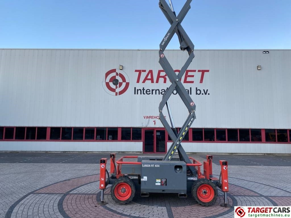 Scissor lift SkyJack SJ6826RT Diesel 4x4 Scissor 6826 Work Lift 992cm: picture 19