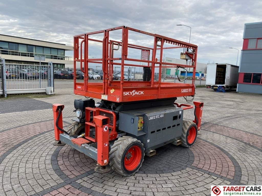 SkyJack SJ6832RTE HyBrid 4x4 Scissor Work Lift 1180cm - Scissor lift: picture 3 SkyJack SJ6832RTE HyBrid 4x4 Scissor Work Lift 1180cm - Scissor lift: picture 3