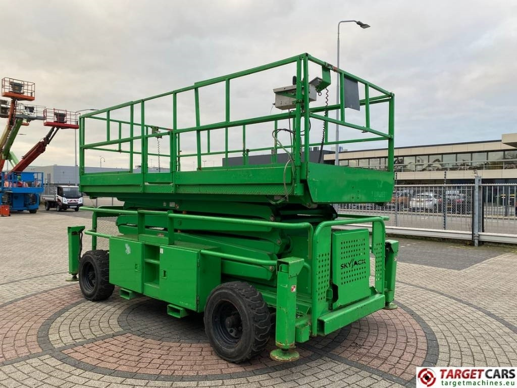 SkyJack SJ9241 RT Diesel 4x4 Scissor Work Lift 1450cm - Scissor lift: picture 2 SkyJack SJ9241 RT Diesel 4x4 Scissor Work Lift 1450cm - Scissor lift: picture 2