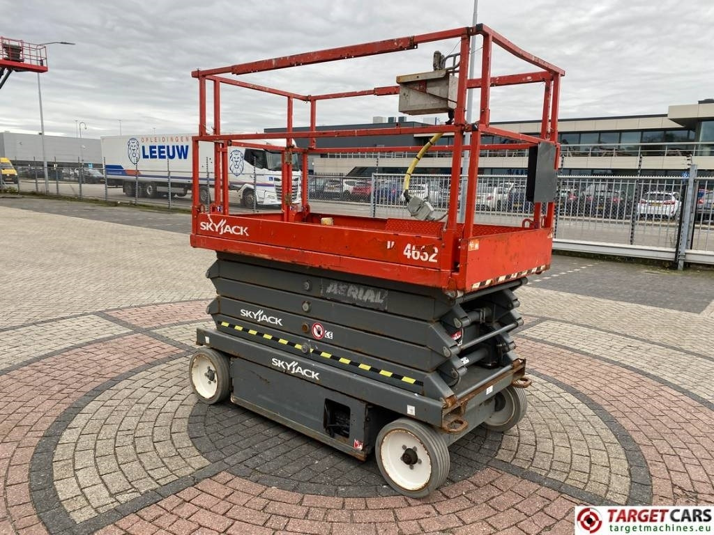 SkyJack SJIII-4632 Electric 4632 Scissor Work Lift 1170cm - Scissor lift: picture 2 SkyJack SJIII-4632 Electric 4632 Scissor Work Lift 1170cm - Scissor lift: picture 2