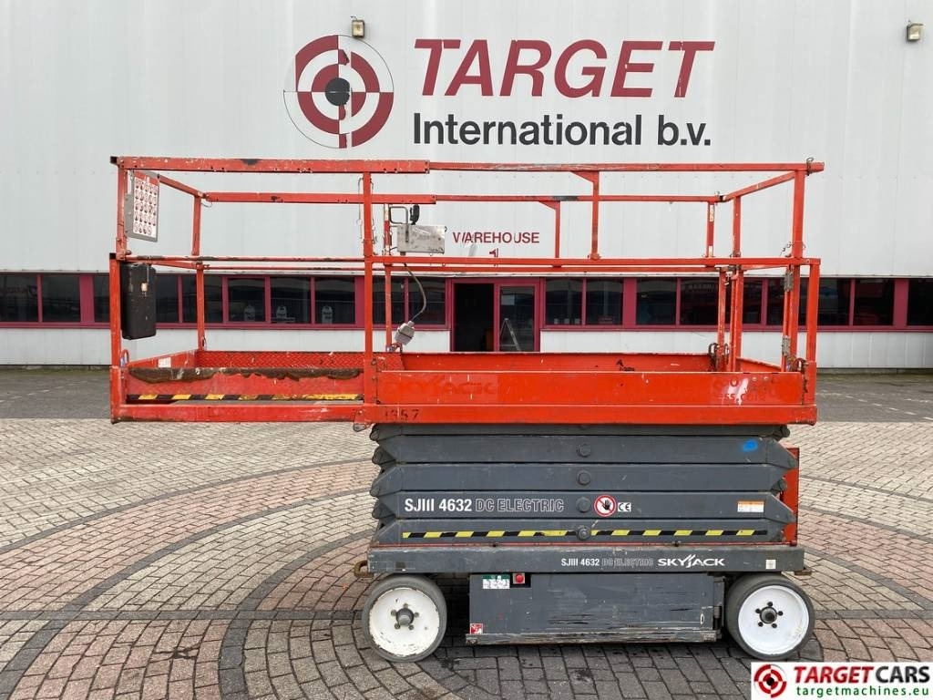 SkyJack SJIII-4632 Electric Scissor Work Lift 1170cm - Scissor lift: picture 5 SkyJack SJIII-4632 Electric Scissor Work Lift 1170cm - Scissor lift: picture 5