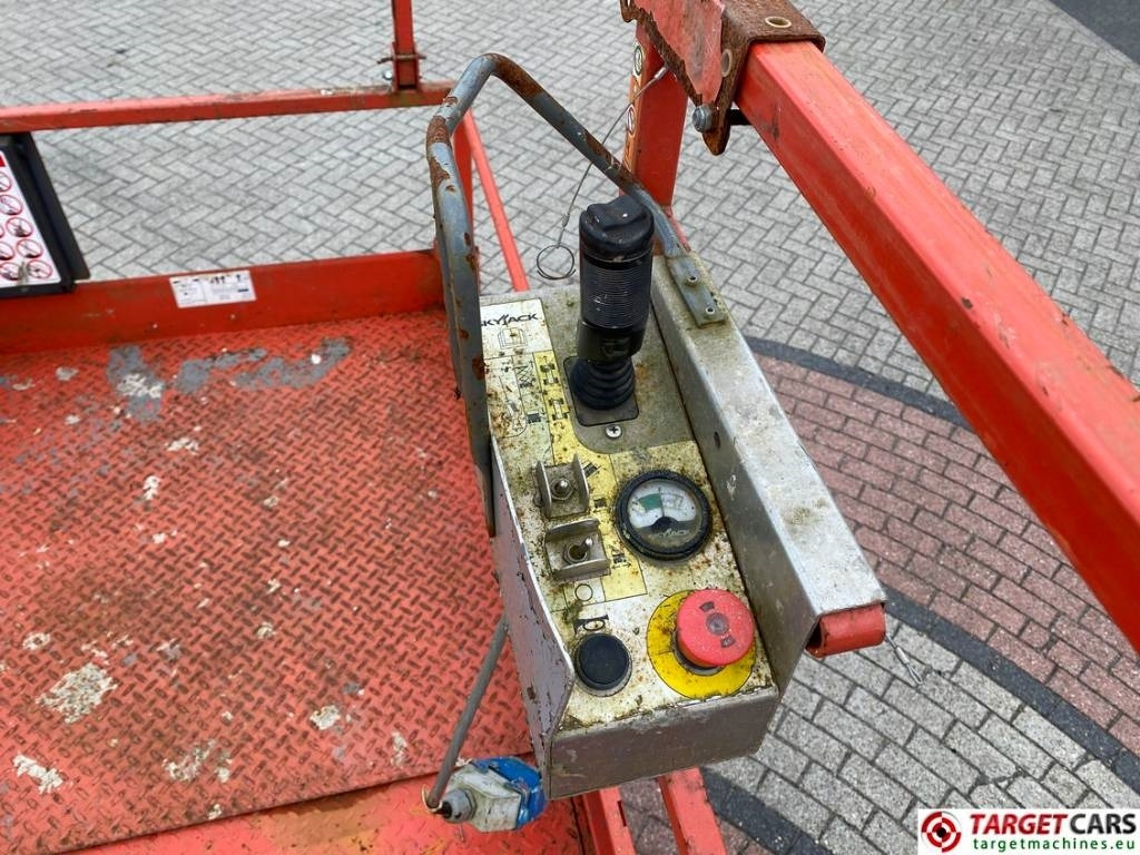Scissor lift SkyJack SJIII-4740 Electric 4740 Scissor Work Lift 1380cm: picture 9 Scissor lift SkyJack SJIII-4740 Electric 4740 Scissor Work Lift 1380cm: picture 9