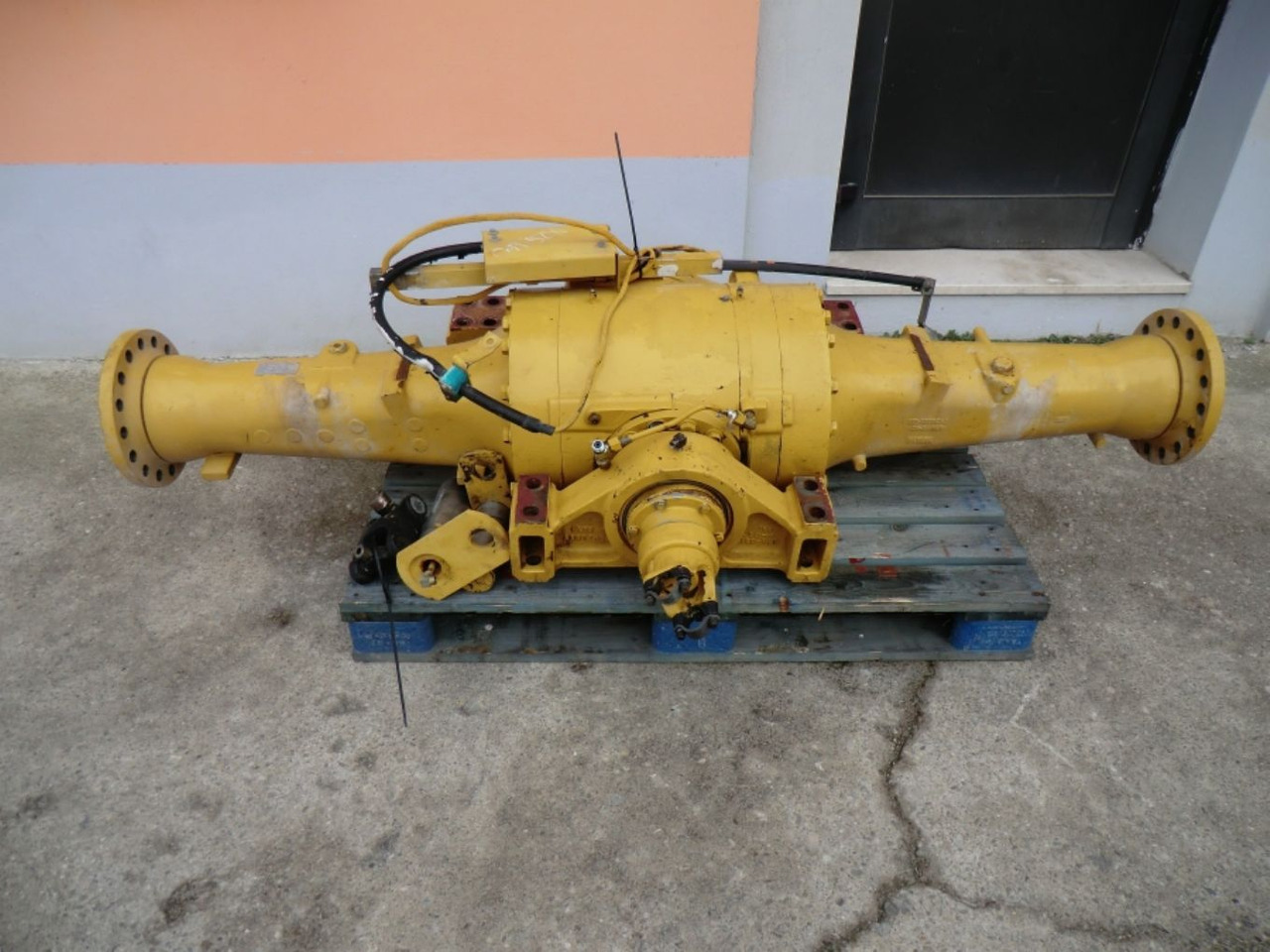 Caterpillar 928G - Rear axle for Construction machinery: picture 5 Caterpillar 928G - Rear axle for Construction machinery: picture 5