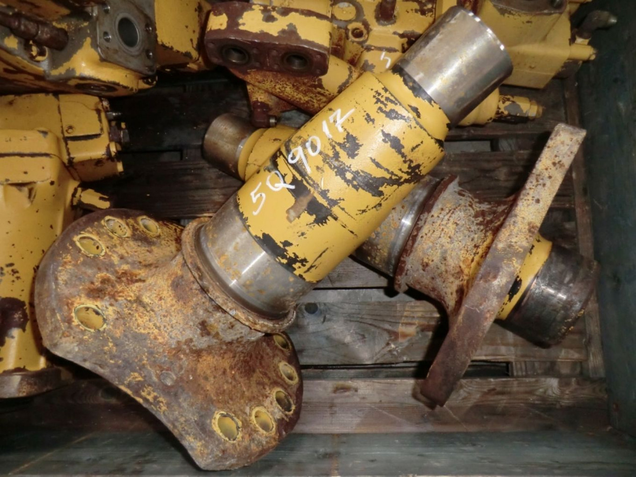 Caterpillar 963C ALBERI SOSTEGNO CARRO - Undercarriage parts for Construction machinery: picture 2 Caterpillar 963C ALBERI SOSTEGNO CARRO - Undercarriage parts for Construction machinery: picture 2
