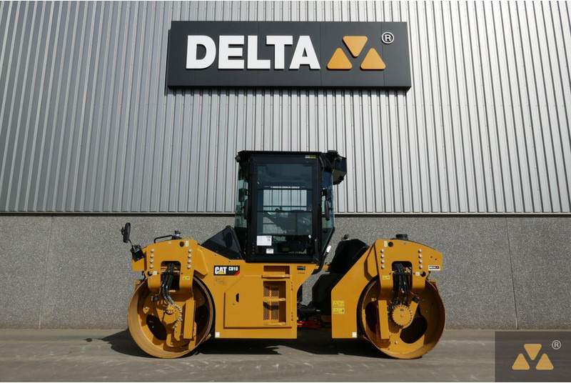 Caterpillar CB10 - Roller: picture 1 Caterpillar CB10 - Roller: picture 1