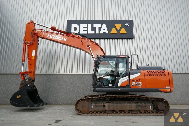 Crawler excavator Hitachi ZX210LC-7: picture 1