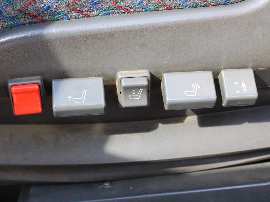 Dropside/ Flatbed truck, Crane truck Iveco EUROCARGO 100E17, EURO 3, HYDRAULIC ARM HIAB 035-2: picture 9 Dropside/ Flatbed truck, Crane truck Iveco EUROCARGO 100E17, EURO 3, HYDRAULIC ARM HIAB 035-2: picture 9