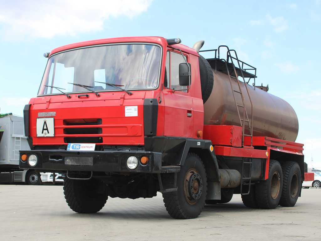 Tatra T815, 6X6, 11m³, FUEL TRUCK - Tank truck: picture 1 Tatra T815, 6X6, 11m³, FUEL TRUCK - Tank truck: picture 1