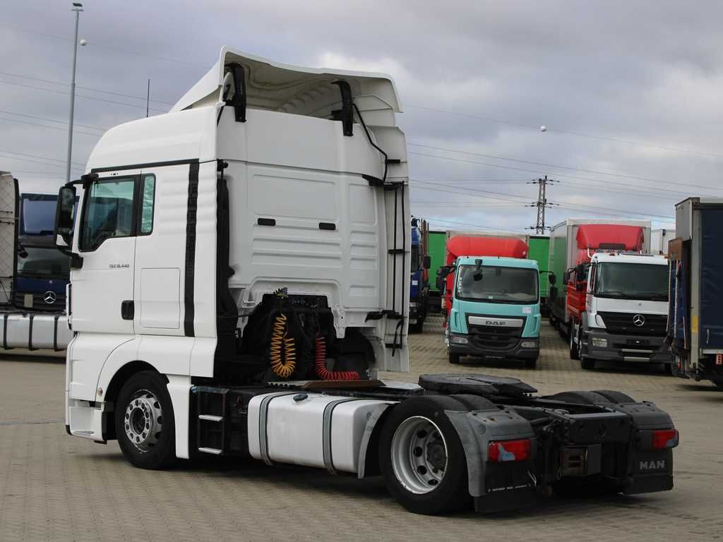 MAN TGX 18.440, LOWDECK, EURO 6 - Tractor unit: picture 4 MAN TGX 18.440, LOWDECK, EURO 6 - Tractor unit: picture 4