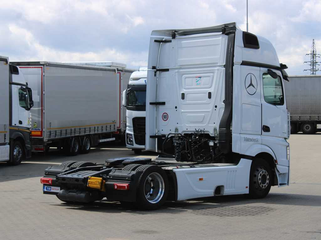 Mercedes-Benz Actros 1848, EURO 6, GIGA SPACE, NAVIGATION, LOWDECK - Tractor unit: picture 4 Mercedes-Benz Actros 1848, EURO 6, GIGA SPACE, NAVIGATION, LOWDECK - Tractor unit: picture 4