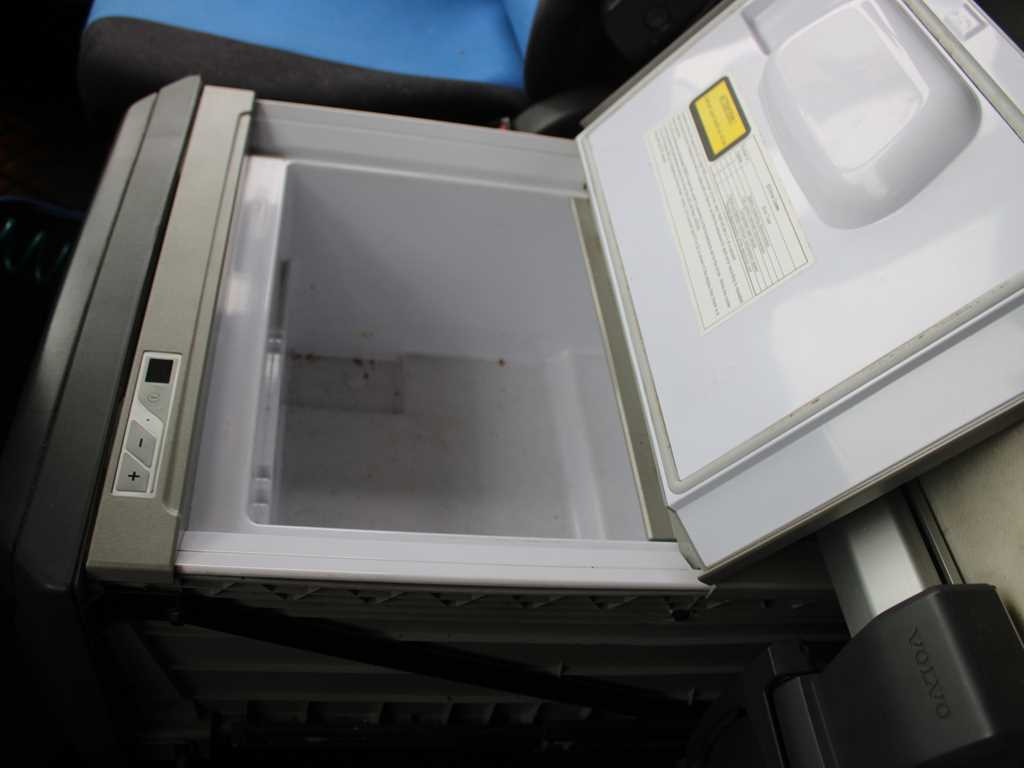 Tractor unit Volvo FH 420, EURO 5 EEV, LOWDECK, AIR SUSPENSION, VEB +: picture 14 Tractor unit Volvo FH 420, EURO 5 EEV, LOWDECK, AIR SUSPENSION, VEB +: picture 14