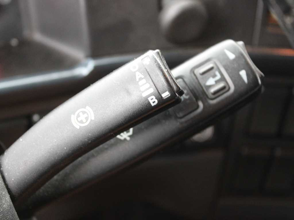 Tractor unit Volvo FH 420, EURO 5 EEV, LOWDECK, AIR SUSPENSION, VEB +: picture 10 Tractor unit Volvo FH 420, EURO 5 EEV, LOWDECK, AIR SUSPENSION, VEB +: picture 10