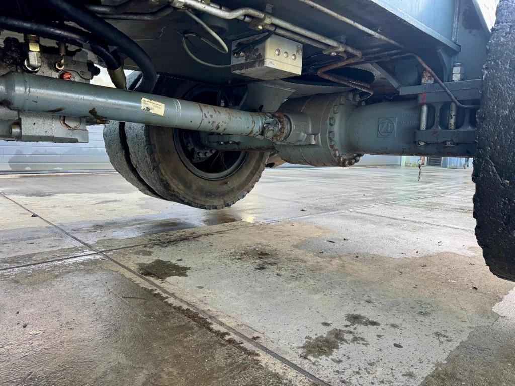 Waste/ Industry handler Liebherr A 924 C: picture 23