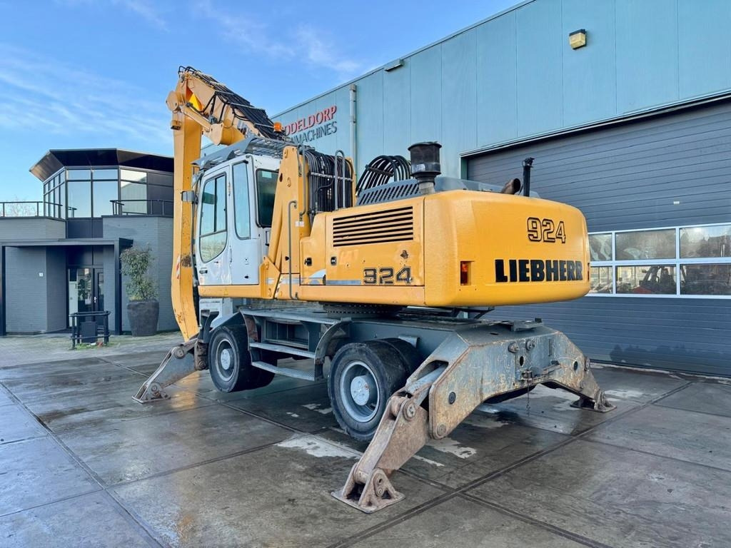 Waste/ Industry handler Liebherr A 924 C: picture 8