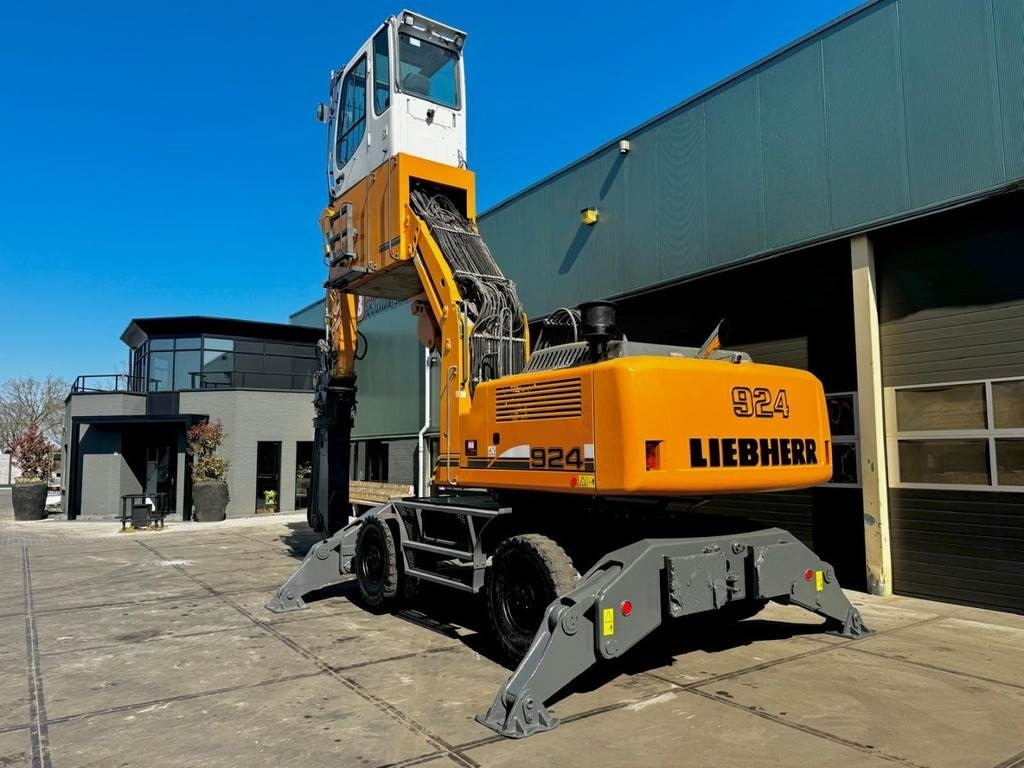 Liebherr A 924 C - Waste/ Industry handler: picture 3 Liebherr A 924 C - Waste/ Industry handler: picture 3