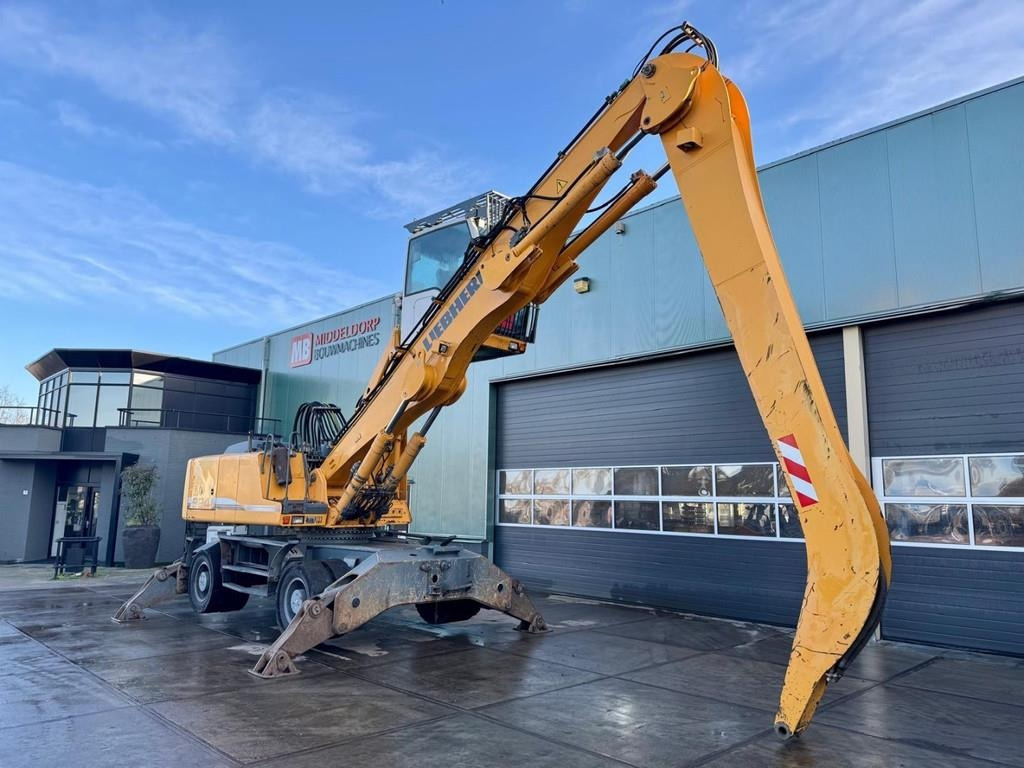 Waste/ Industry handler Liebherr A 924 C: picture 6