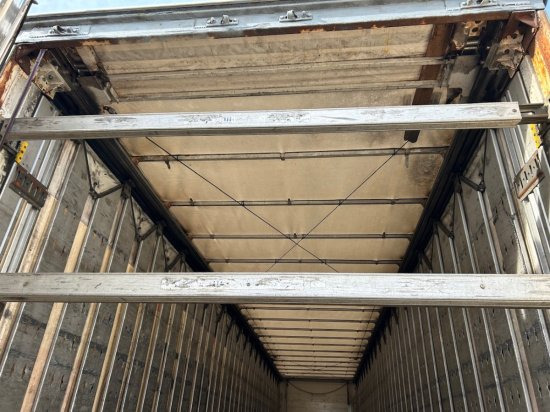 Curtainsider semi-trailer Schmitz SO1, Getränkeauflieger Orten Safe Server, Liftachse, Edscha-Verdeck: picture 15 Curtainsider semi-trailer Schmitz SO1, Getränkeauflieger Orten Safe Server, Liftachse, Edscha-Verdeck: picture 15