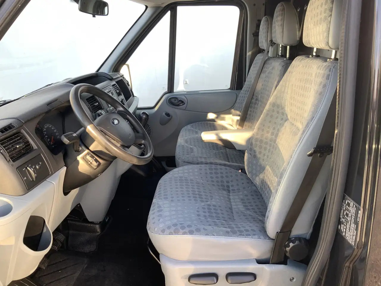 Ford Transit 260S 2.2 TDCI Economy Edition Airco 3 Zits Trekhaa - Panel van: picture 4 Ford Transit 260S 2.2 TDCI Economy Edition Airco 3 Zits Trekhaa - Panel van: picture 4