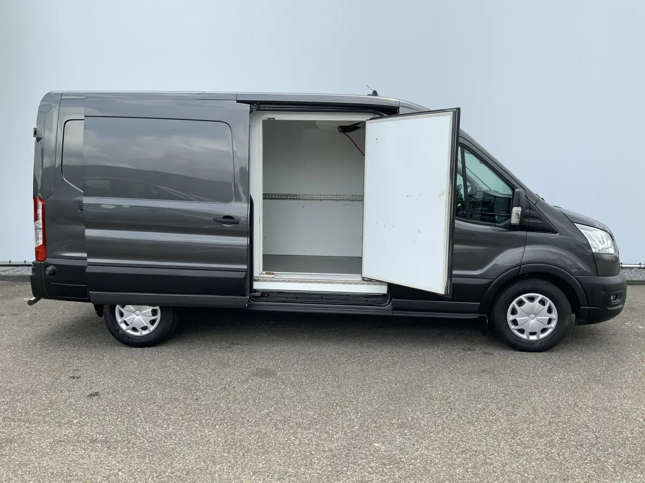 Ford Transit 350 2.0 TDCI L3H2 Trend Koelauto & Vries Automaat - Panel van: picture 4 Ford Transit 350 2.0 TDCI L3H2 Trend Koelauto & Vries Automaat - Panel van: picture 4