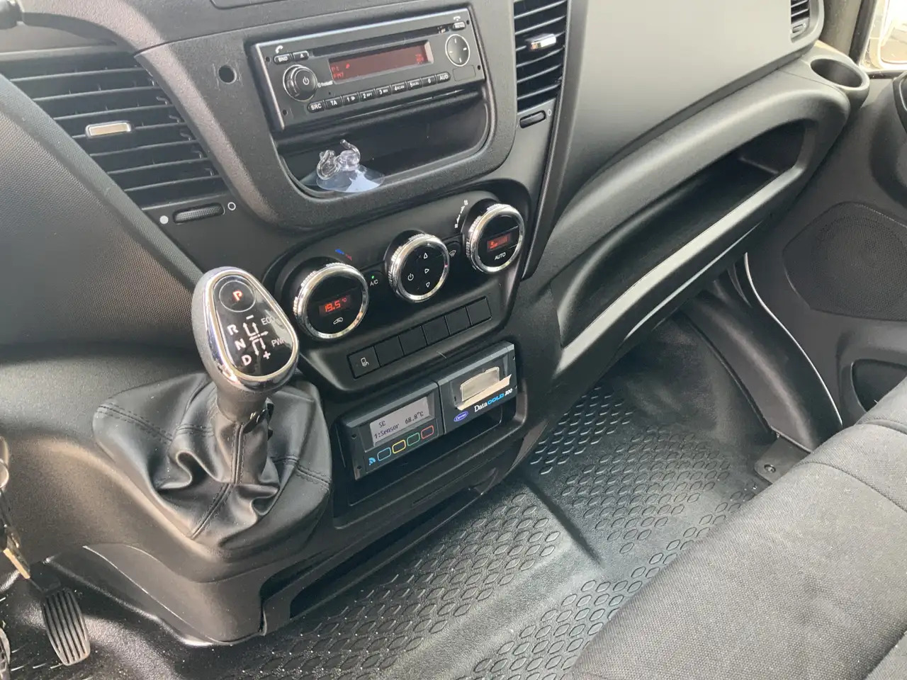 Iveco Daily 35C13 2.3 375 Automaat Koelmeubelbak Deuren Dag&Na - Refrigerated delivery van: picture 4 Iveco Daily 35C13 2.3 375 Automaat Koelmeubelbak Deuren Dag&Na - Refrigerated delivery van: picture 4