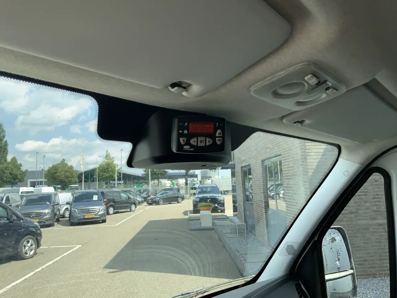 Iveco Daily 35C13 2.3 375 Automaat Koelmeubelbak Deuren Dag&Na - Refrigerated delivery van: picture 5 Iveco Daily 35C13 2.3 375 Automaat Koelmeubelbak Deuren Dag&Na - Refrigerated delivery van: picture 5