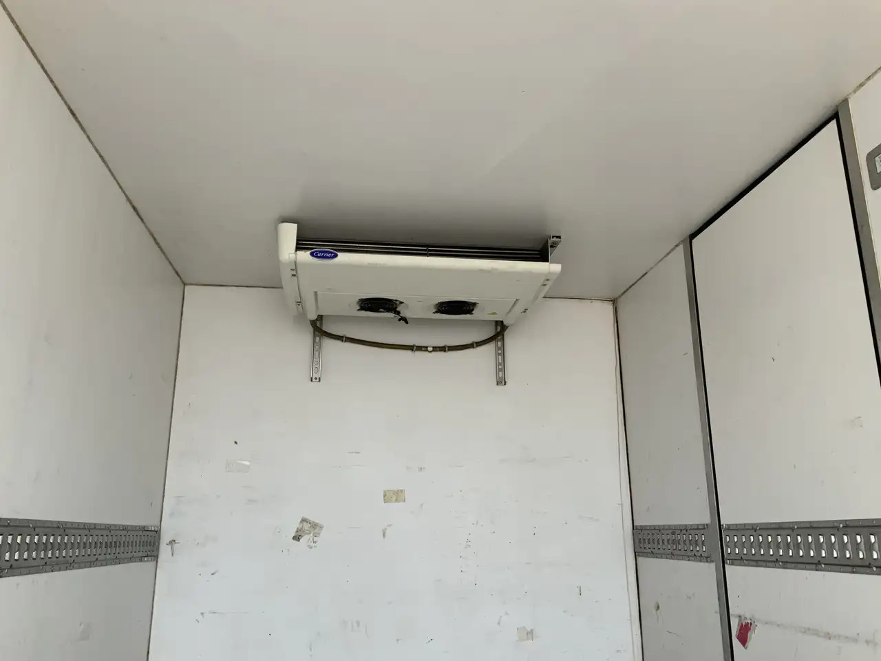 Refrigerated delivery van Iveco Daily 35C13 2.3 375 Automaat Koelmeubelbak Deuren Dag&Na: picture 8 Refrigerated delivery van Iveco Daily 35C13 2.3 375 Automaat Koelmeubelbak Deuren Dag&Na: picture 8